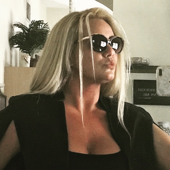 Meet your Posher, Jennifer - Picture 6 of 15